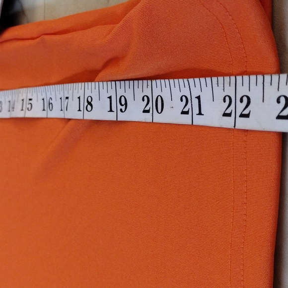 Under Armour T-shirt. - Picture 6 of 9